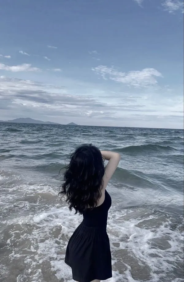 anh gai di bien che mat 48