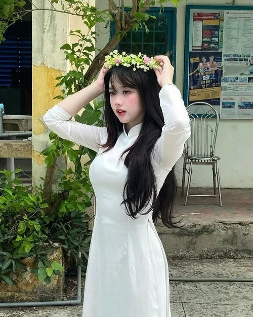 Khoảnh khắc gái xinh 2008 thể hiện thần thái tự tin