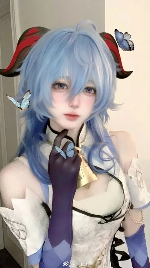 Cosplay sexy nóng bỏng mang lại cảm giác bổ mắt người xem