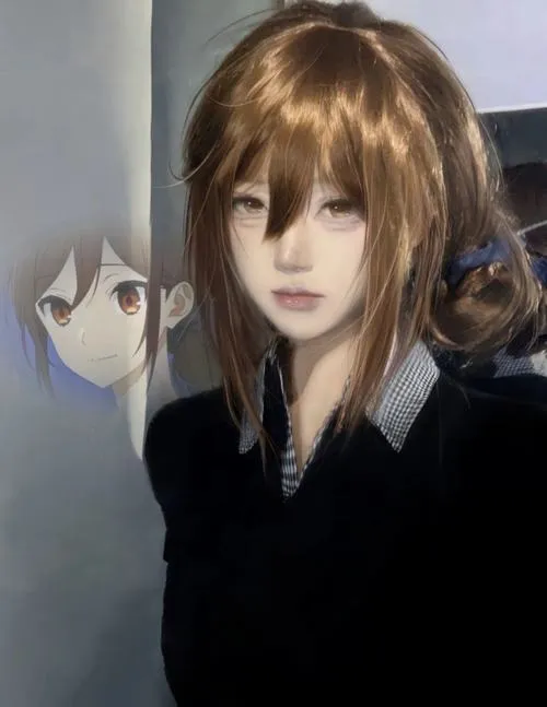 Nhân vật anime được gái xinh cosplay với ánh mắt hút hồn