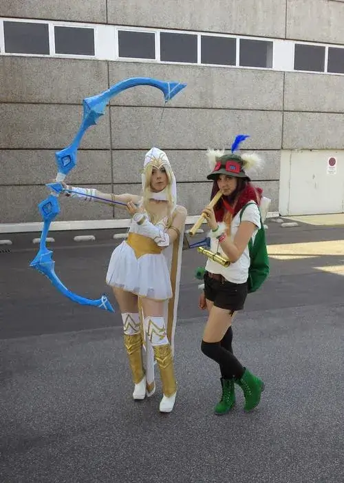 anh gai xinh cosplay lien quan 11