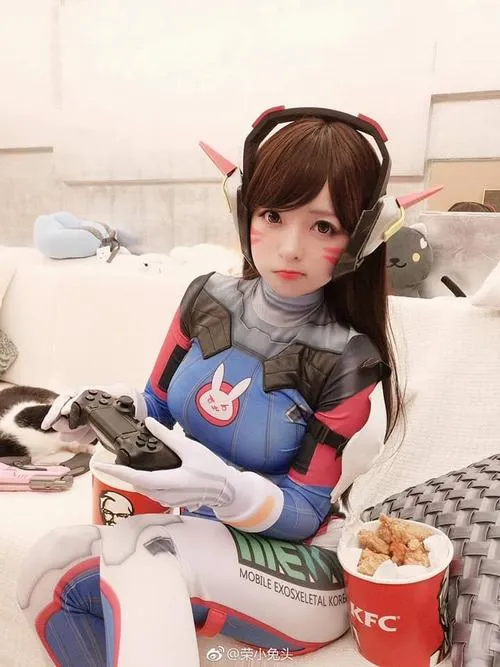 anh gai xinh cosplay lien quan 18