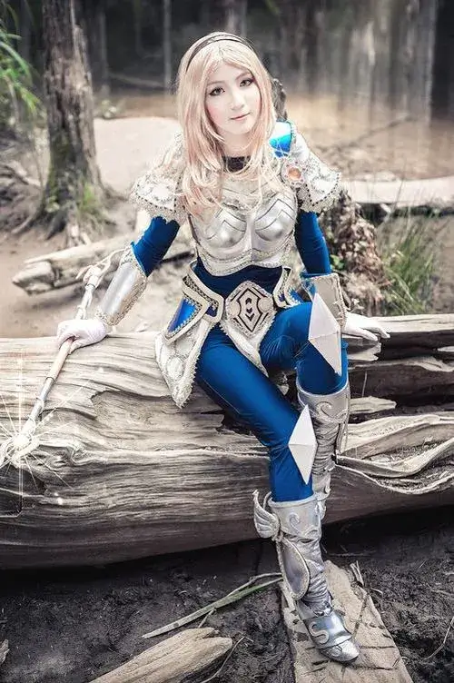anh gai xinh cosplay lien quan 2