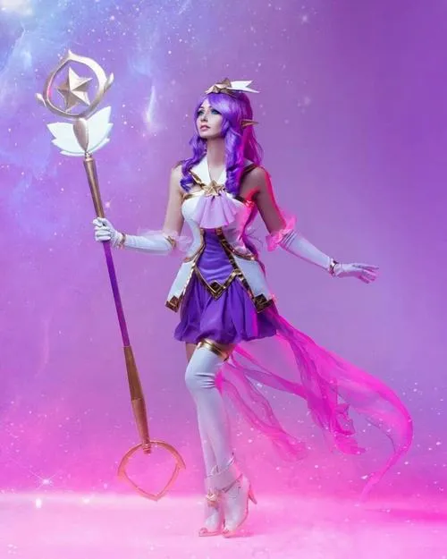 Cosplay anime fantasy hòa trộn pháp thuật và chiến trường Athanor