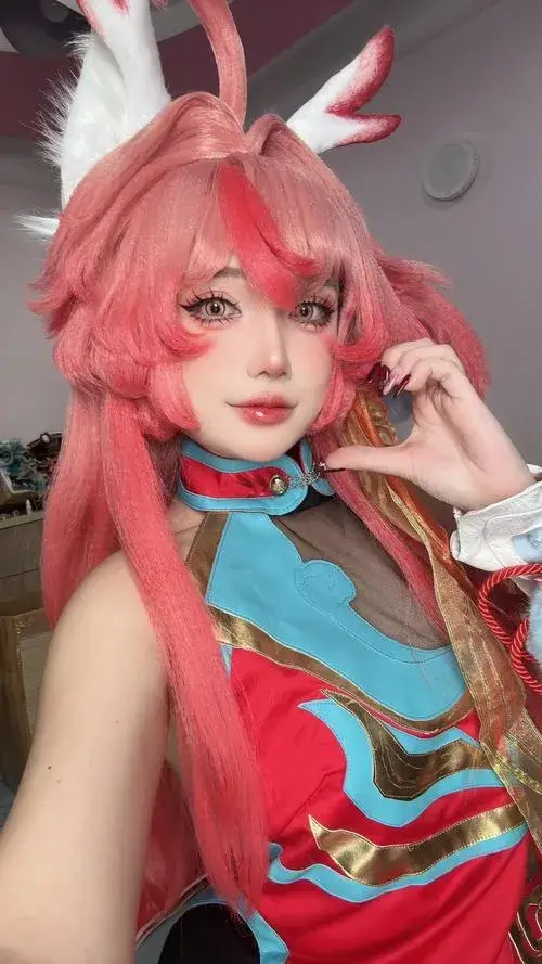 anh gai xinh cosplay lien quan 8