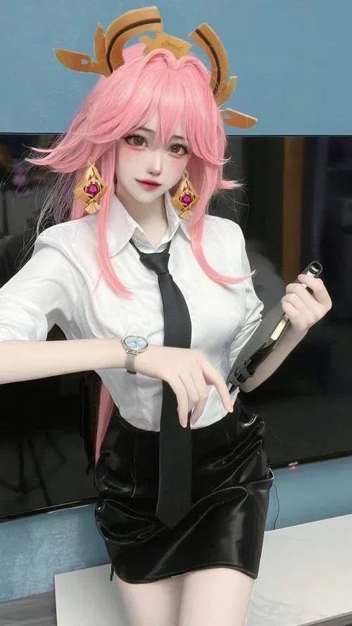 Gái xinh hóa thân cosplay sexy với vòng một đầy đặn cực cuốn