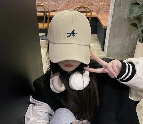 Gợi tò mò từ gái xinh che mặt dịu dàng