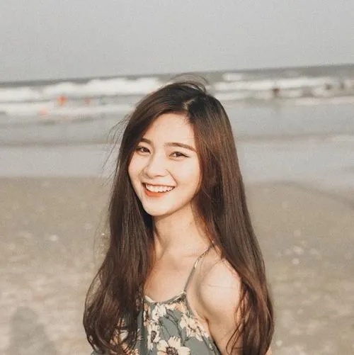 Trang phục giản đơn của gái xinh đời thường trẻ