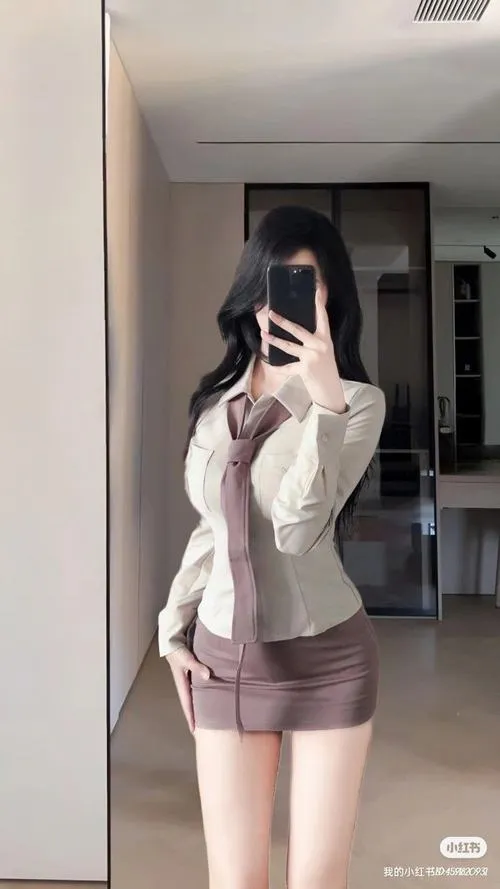 anh gai xinh tiktok mac vay ngan 55