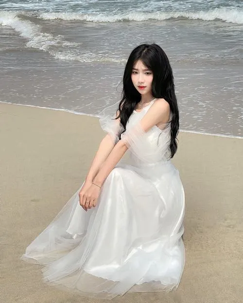 anh mau tao dang chup anh bai bien 35