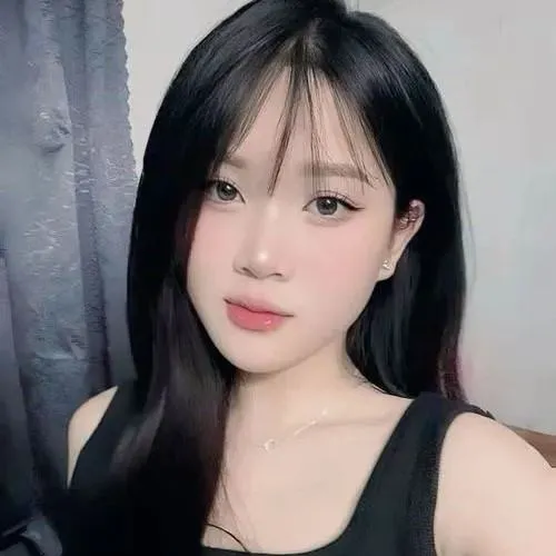 Góc chụp đơn giản làm nổi gương mặt và trong trẻo