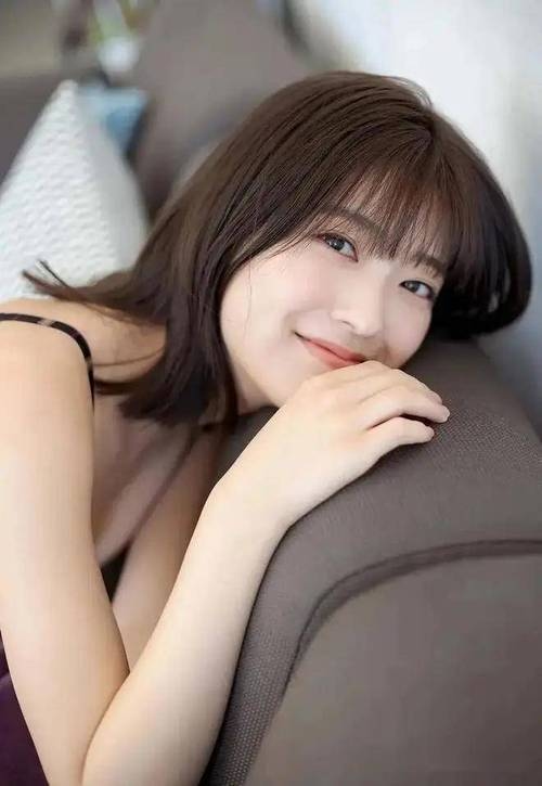 Em là bức tranh vẽ bằng nỗi nhớ.