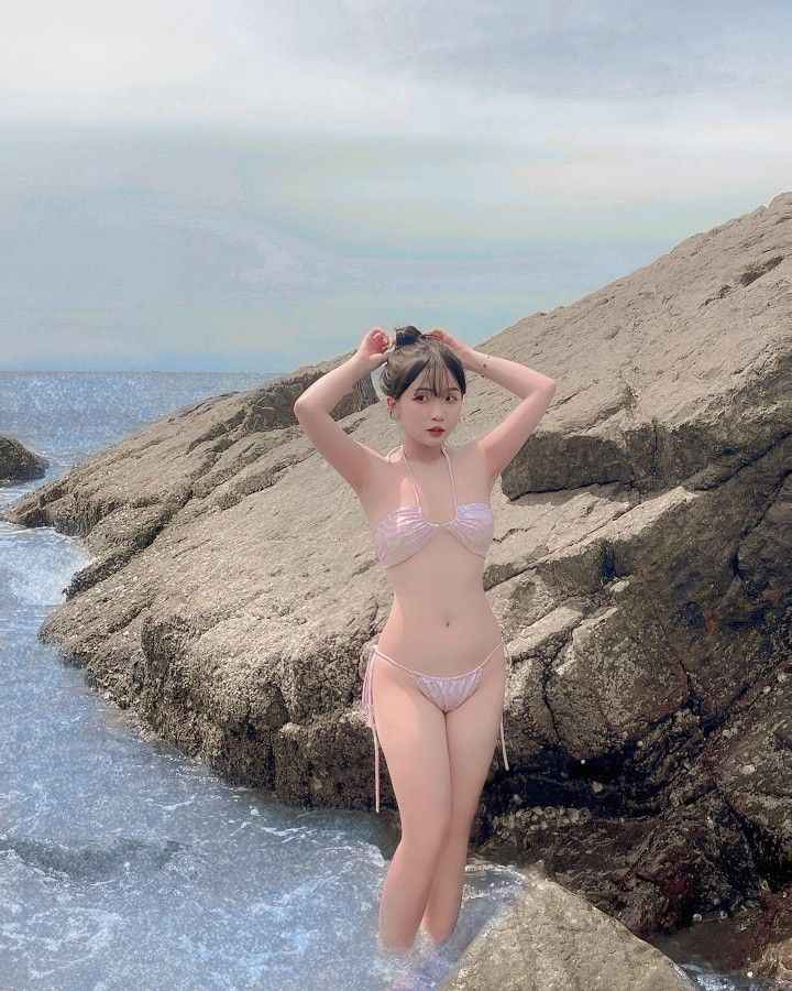 gai-xinh-bikini-hong-1