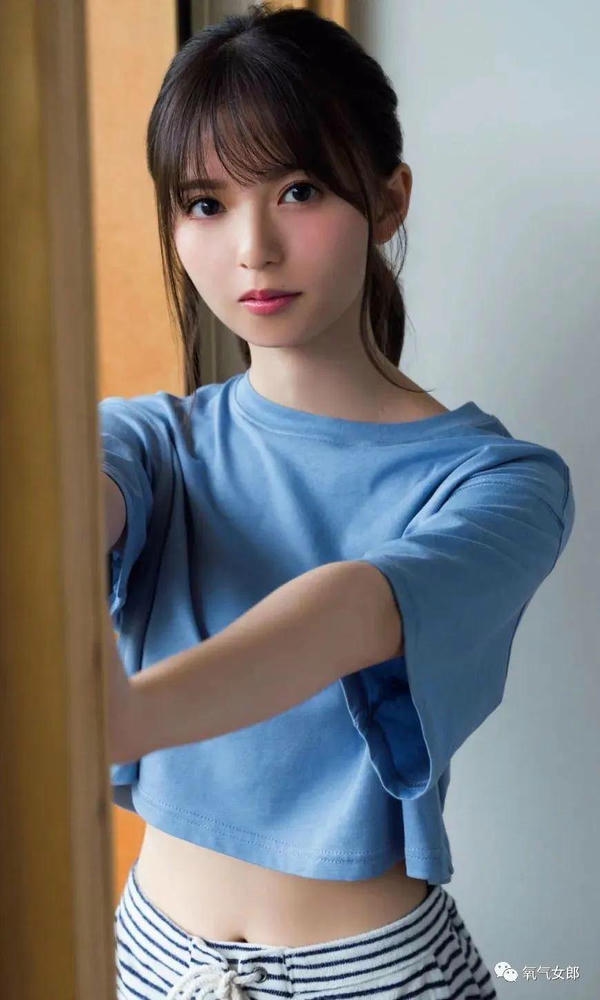 Lặng lẽ tỏa sáng như ánh trăng đêm.