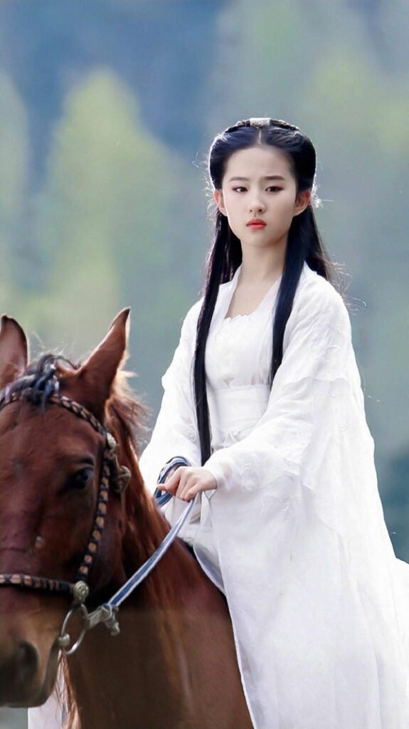 Lưu Diệc Phi dịu dàng nổi