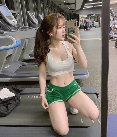 Vẻ đẹp gái tập gym xinh với vóc dáng săn chắc nhìn là mê