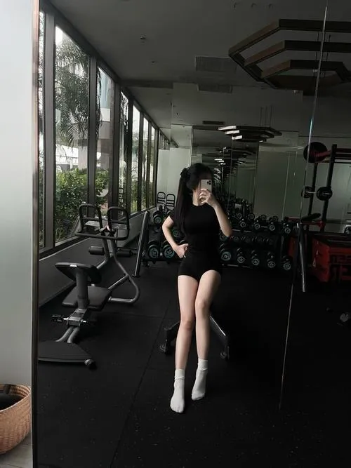 anh gai tap gym xinh 48