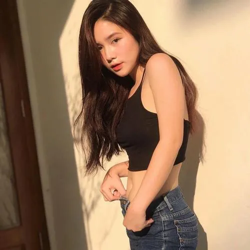 Gái xinh thân hình cân đối toát lên nét quyến rũ nhẹ
