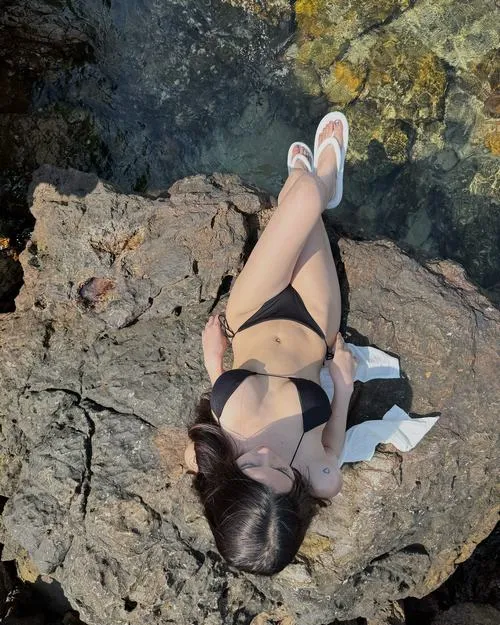 anh gai xinh mac bikini nho sieu ngan 34