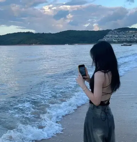 50+ Ảnh Gái Xinh Quay Lưng tạo dáng che mặt và nghệ thuật ngược sáng đầy thẩm mỹ