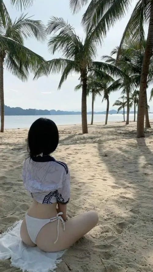gai xinh mac bikini trang 5